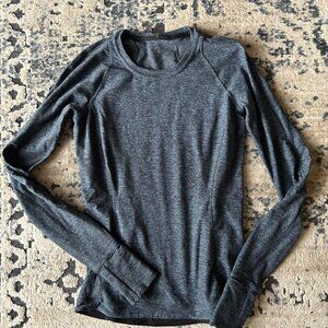Lululemon long sleeve top size 6